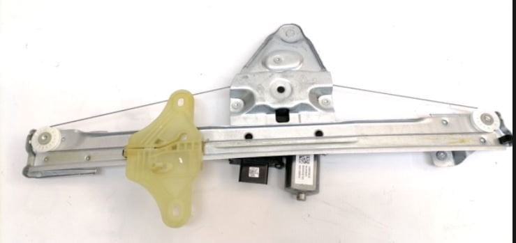 Dacia Duster  XJD Sol Ön Cam Krikosu 807217664