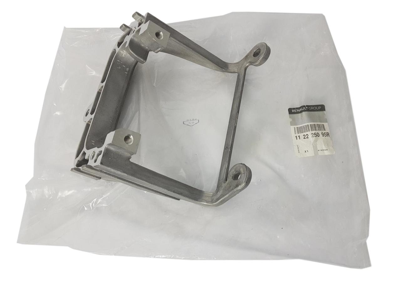 MAİS Master 3 Motor Kulağı Bağlantı Takozu 112225095R