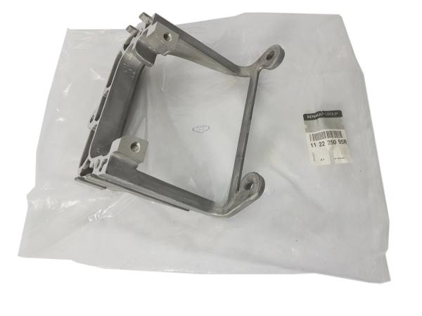 MAİS Master 3 Motor Kulağı Bağlantı Takozu 112225095R