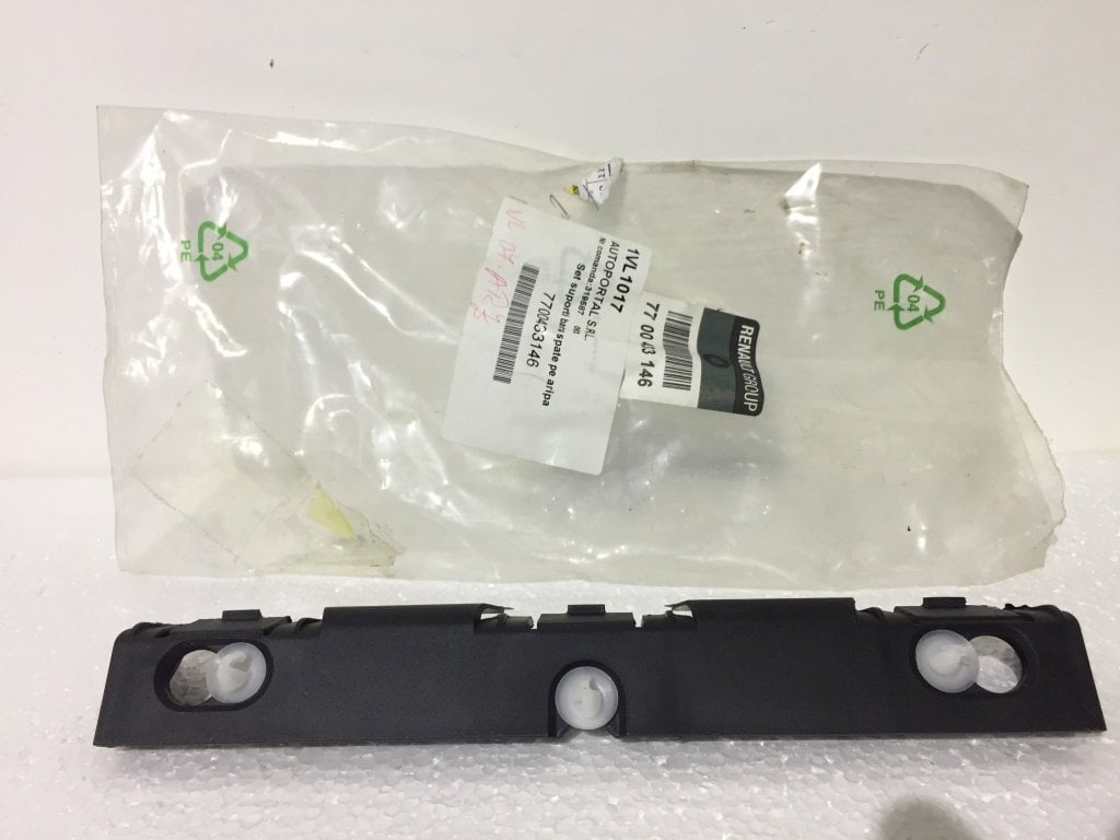 Clio 2 Symbol Arka Tampon Braketi 7700433146