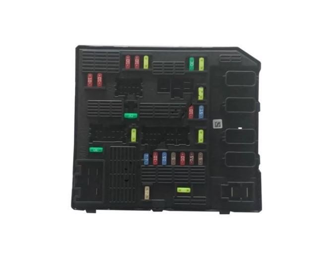 Fluence Megane 3 Otomatik Vites Sigorta Kutusu 284B62633R