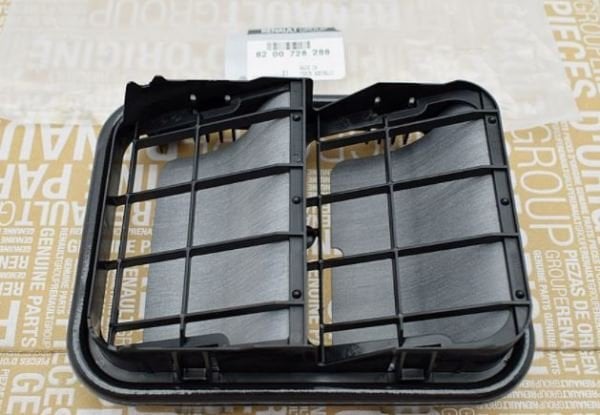 Kango 3 Arka Çamurluk Havalandırma Izgarası 8200728288