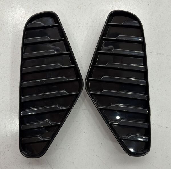 Clio 5 - V Arka Tampon Köşe Izgara 850D24677R