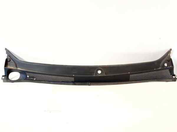 Dacia Duster Ön Cam Izgarası 668113292R