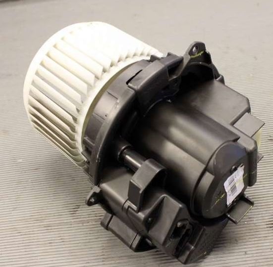 Renault Clio 5 - V Kalorifer Motoru 272104788R