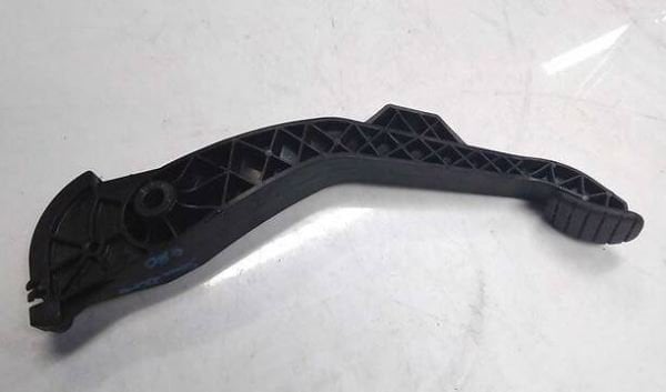 Dacia Logan Sandero Debriyaj Pedalı 465409318R