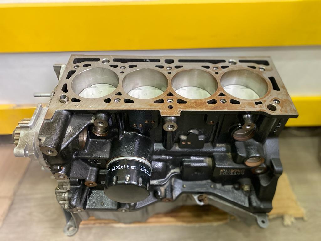 Megane Clio 1.4 16 Valf K4J Motor Bloğu Komple 7701471832