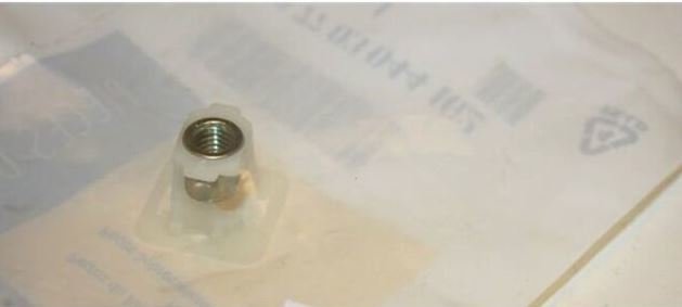 Megane 99-03 Far Tespit Somunu 7703044205