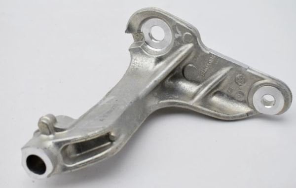 Renault Clio 5 Beşik Bağlantı Parçası Sol 548518613R