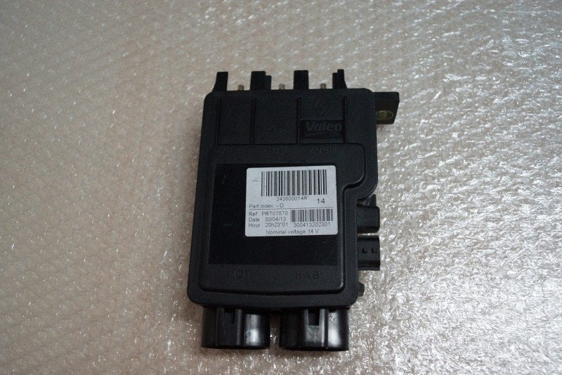 Renault Latitude - Laguna 3  Akü Dağıtım Kutusu 243800014R 243800002R