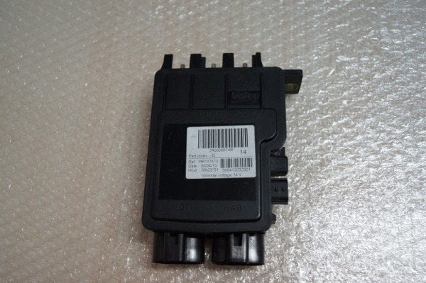 Renault Latitude - Laguna 3  Akü Dağıtım Kutusu 243800014R 243800002R