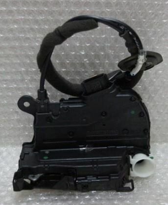 Clio 4 Ön Sol Kapı Kilidi 805033000R