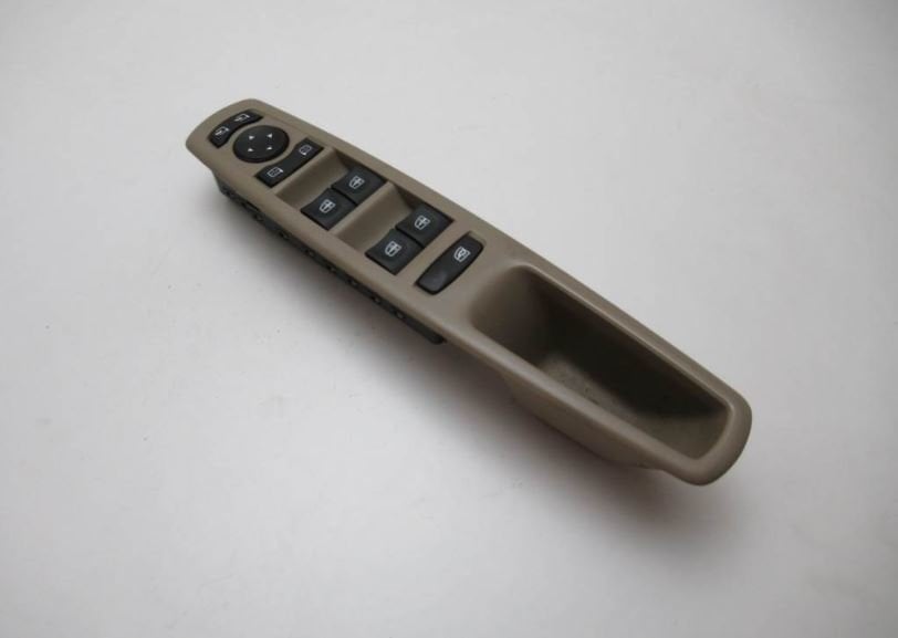 Scenic 3-III Ön Sol Cam Düğme Paneli Komple Bej 809615953R