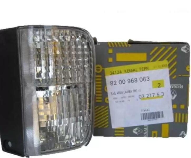 Trafic 2 A Arka Sağ Sis Far Lambası 8200968063