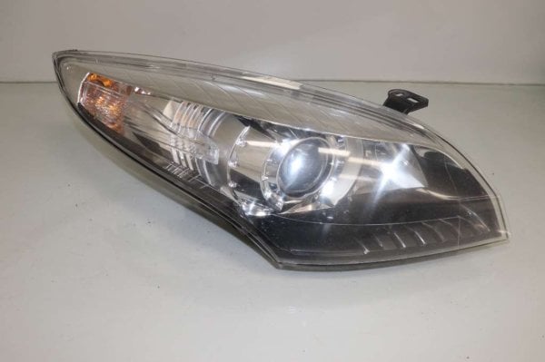 Megane 3 Zenon Sağ Ön Far Mercekli 260105672R