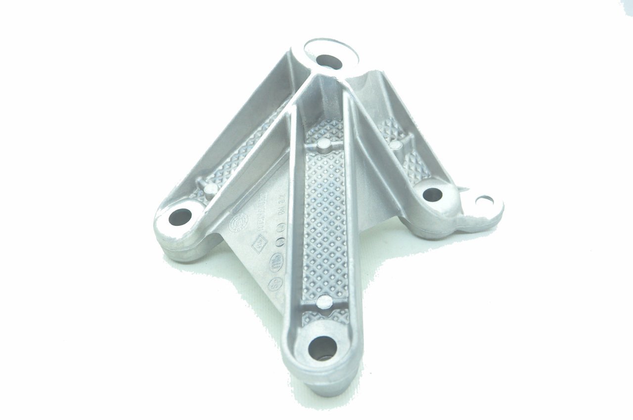 Megane 2  Şanzuman Takozu Kulağı 8200043084