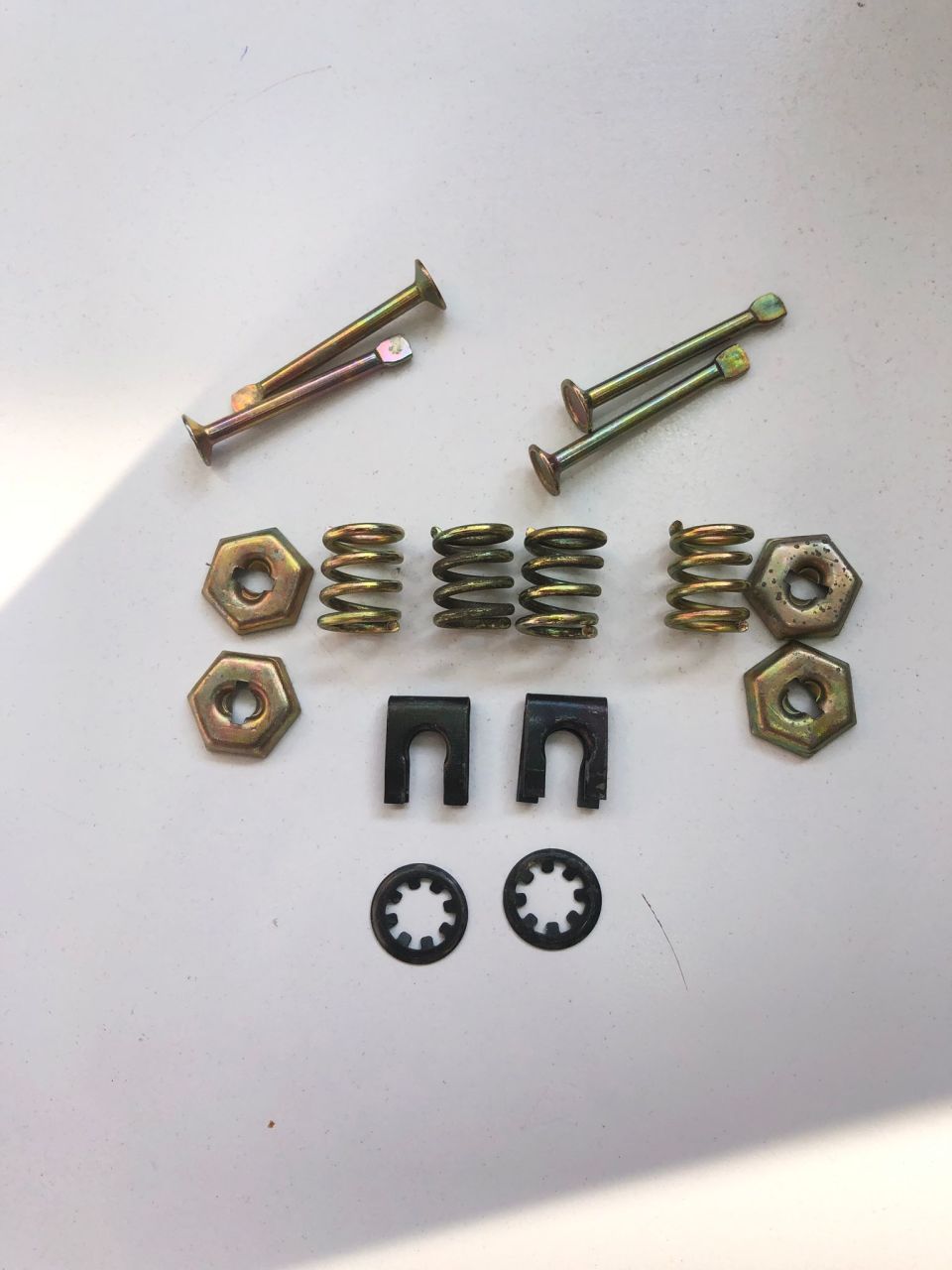 R9 Arka Fren Çivi Takımı 7701201687