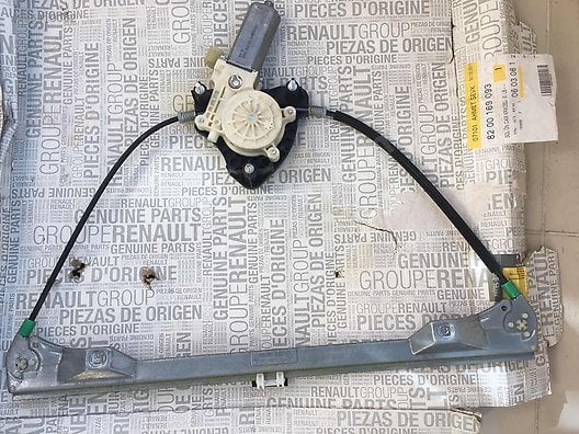 Clio 2 Ön Sol Cam Krikosu Elektrikli 8200169093