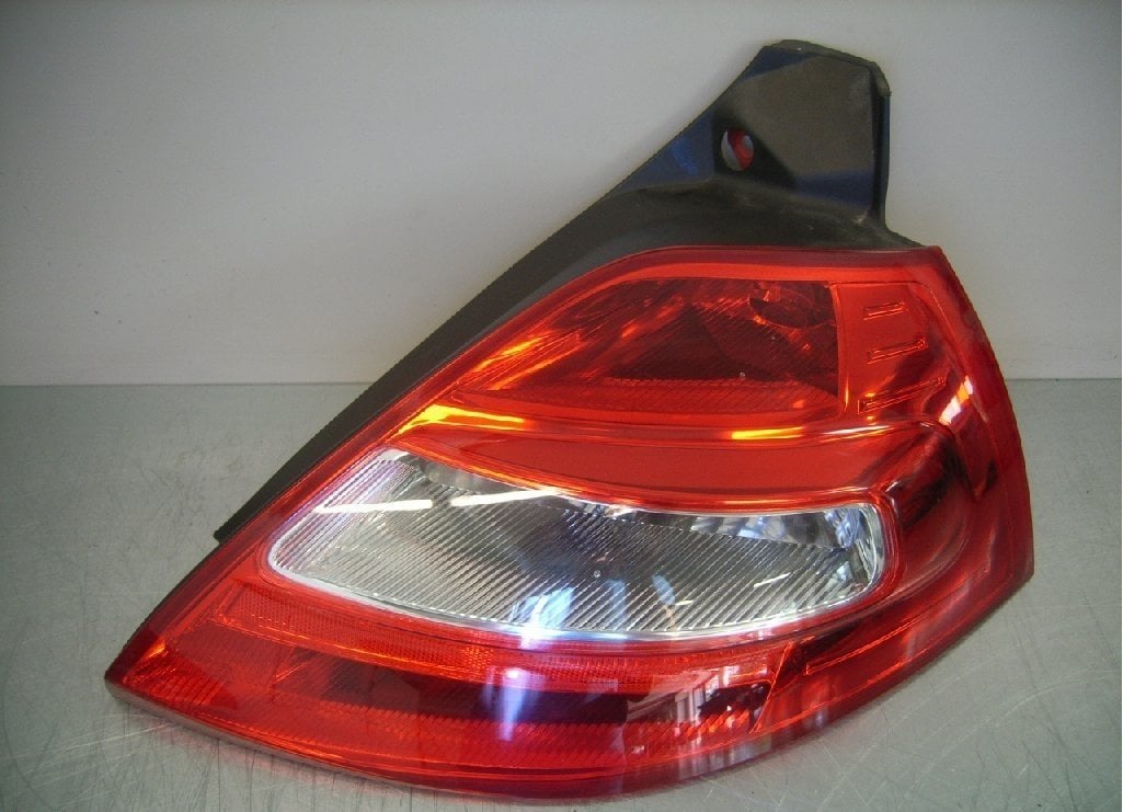 MEGANE 2 HATCBACK STOP SAĞ FAR 2006-2009 8200413216