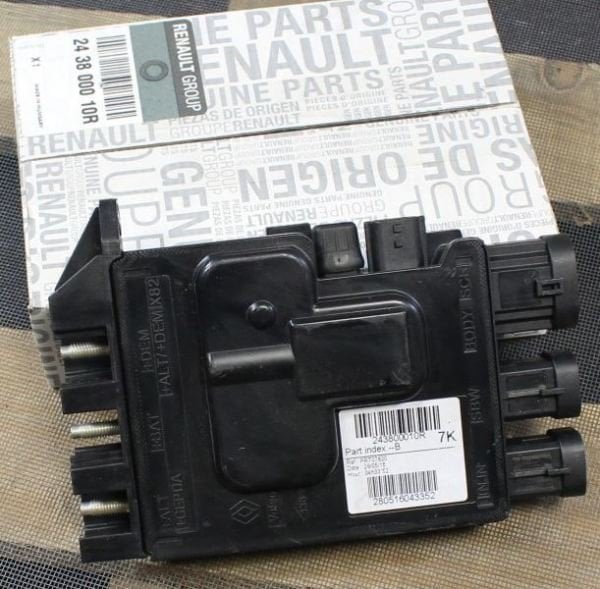 Renault Megane 3 Akü Dağıtım Ünitesi 243800010R - Renault Mais